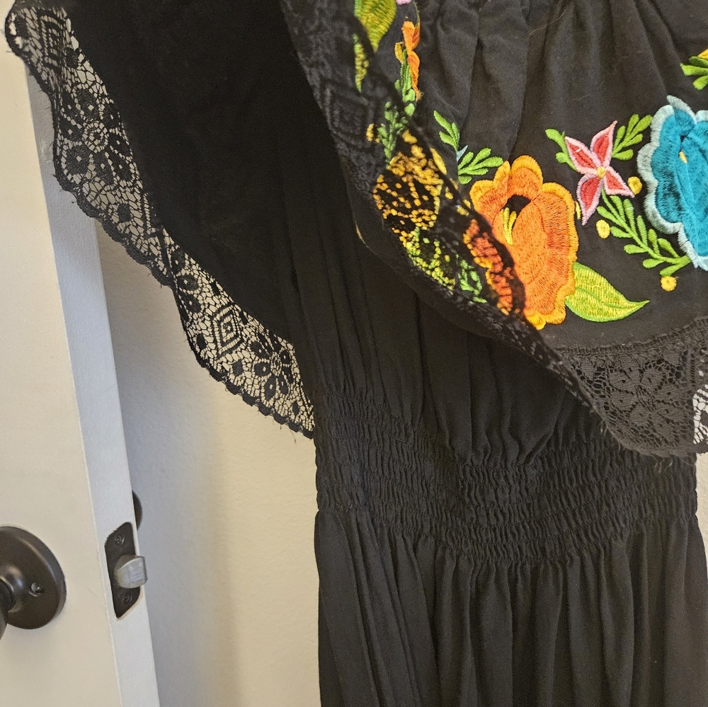 Beautiful BLACK DRESS with Embroidery FLOWERS (2,4) - Picture 6 of 8